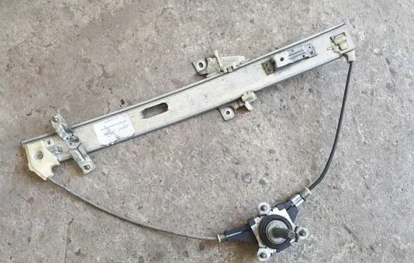 Mazda 323 F Front door manual window regulator 