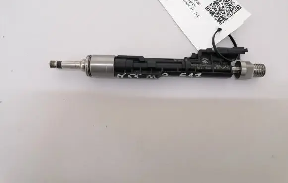 BMW 5 F10 F11 Fuel injector 7639994