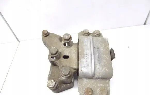 Volkswagen PASSAT B6 Engine mount vacuum valve 