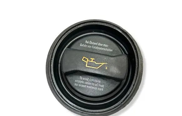 Volkswagen Touran I Oil filler cap 038133287C