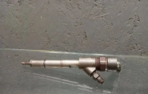 Toyota Auris 150 Fuel injector 2367033040