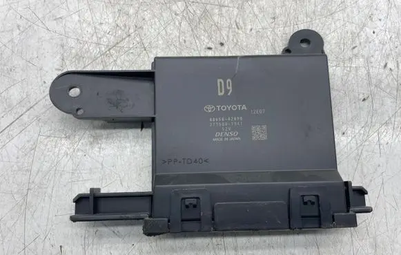 Toyota RAV 4 (XA50) Air conditioner control unit module 8865042890