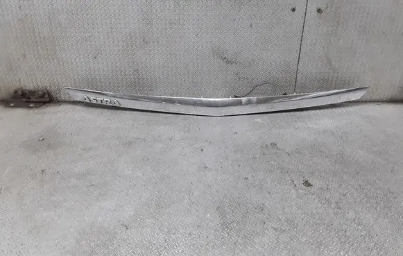 Opel Astra H Tailgate trim 461088395