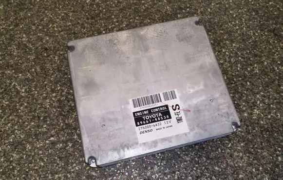 Lexus RX 300 Engine control unit/module 8966148530 2750006432