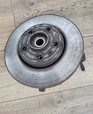 Opel Vivaro Front wheel hub 23G551693