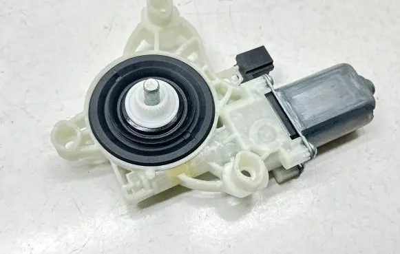 Mercedes-Benz EQC Front door window regulator motor A0009065806 A76186113 0119413057