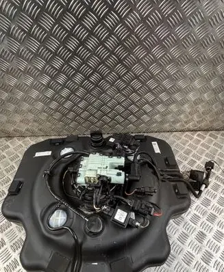 Volkswagen Touareg II AdBlue liquid reservoir 7P0131878
