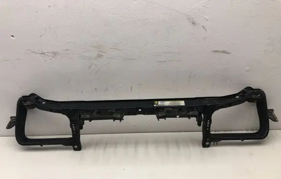 Chrysler 300 - 300C Top upper radiator support slam panel 82300102