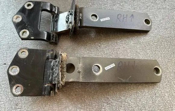 Nissan Patrol Y61 Tailgate/trunk/boot hinge 90400VB060 90410VB060