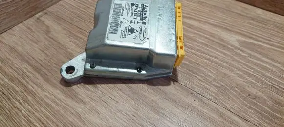 Renault Laguna II Airbag control unit/module 8200138953