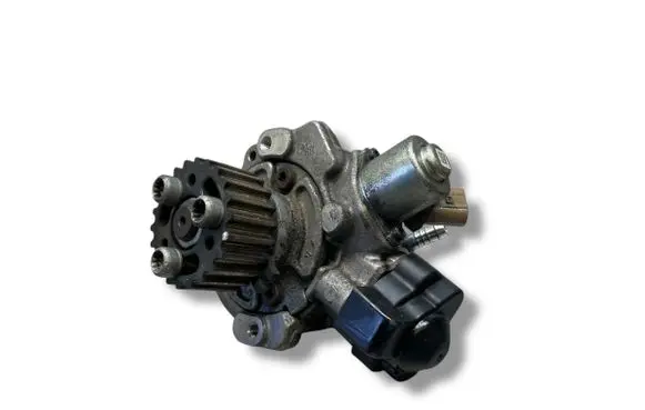 Skoda Fabia Mk2 (5J) Fuel injection high pressure pump 03P130755 28260092 0003734KER