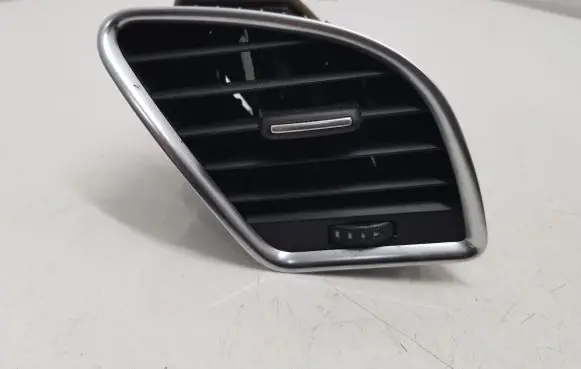 Audi A5 8T 8F Dashboard side air vent grill/cover trim 8T1820902C
