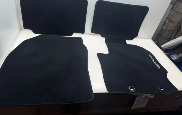 Toyota Yaris Cross Car floor mat set 