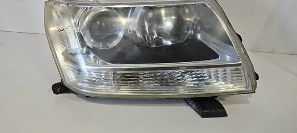 Suzuki Grand Vitara II Headlight/headlamp 10059088