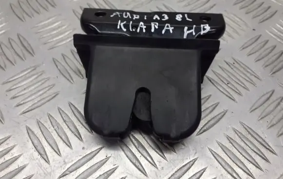 Audi A3 S3 8L Tailgate/trunk/boot lock/catch/latch 8L0827520C