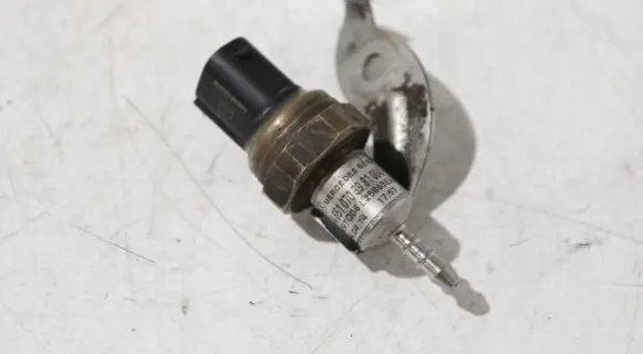 Mercedes-Benz Sprinter W906 Fuel pressure sensor A6510703981