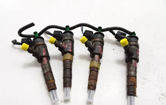Ford Fiesta Fuel injector 0445110339