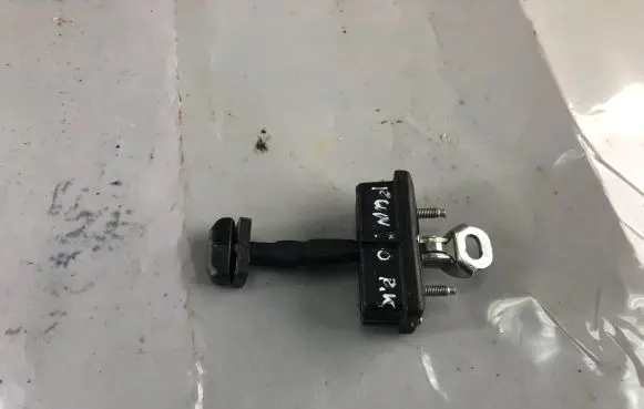 Fiat Punto Evo Front door check strap stopper