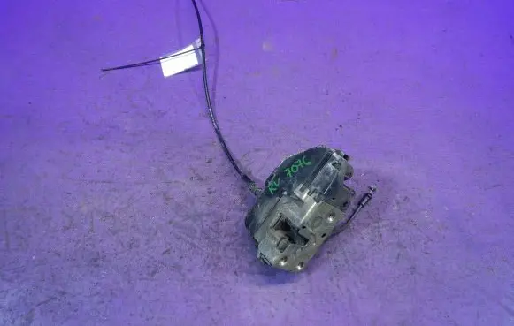 Renault Megane II Front door lock