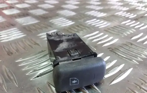 Volvo S40, V40 Electric window control switch 30864280