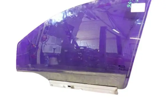 Opel Astra H Front door window glass four-door 