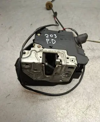 Mercedes-Benz C W203 Front door lock 2037200435