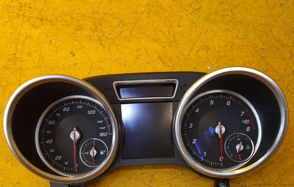 Mercedes-Benz GLE AMG (W166 - C292) Speedometer (instrument cluster) A1669004621