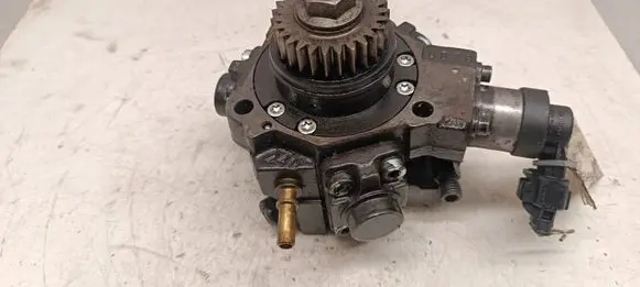 Renault Trafic III (X82) Fuel injection high pressure pump 0445010404 4521144 10005311143