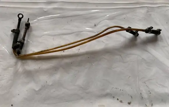 Audi 80 90 S2 B4 Fuel line pipe