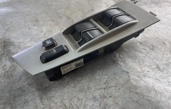 Toyota Corolla E120 E130 Electric window control switch 54355667d