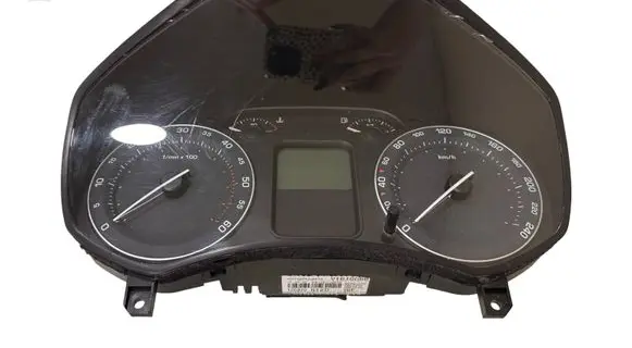 Skoda Octavia Mk2 (1Z) Speedometer (instrument cluster) 1Z0920812D SKZ7Z0G4389948 V1610056