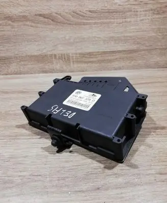 Volkswagen PASSAT B4 Engine control unit/module ECU 1H0907379D 10094103204