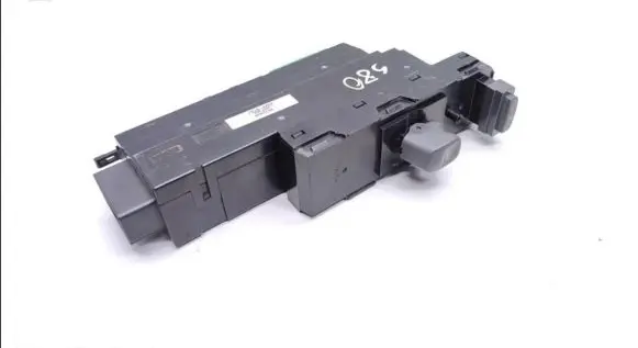 Volvo S80 Central locking switch button 8622040 26440167 99W30E