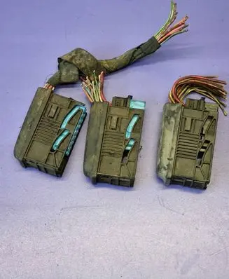 Mercedes-Benz ML W163 ABS module connector plug A1634310712 10021096861