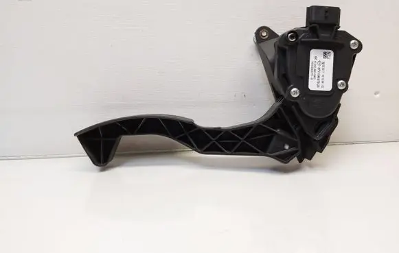Smart ForFour II W453 Accelerator throttle pedal A4532900800