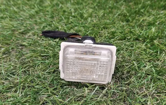 Mercedes-Benz E W212 Number plate light A2218200856