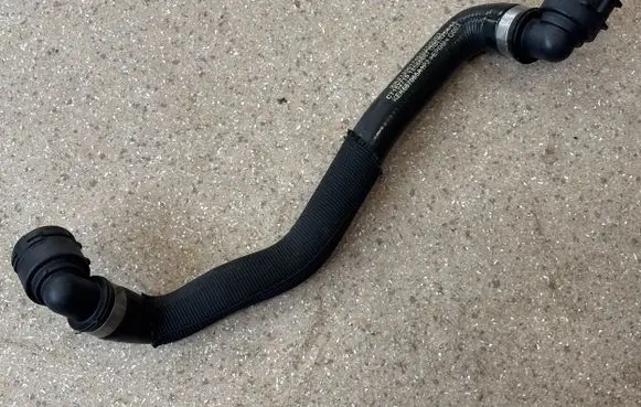 Mercedes-Benz E W213 Engine coolant pipe/hose A2135017400