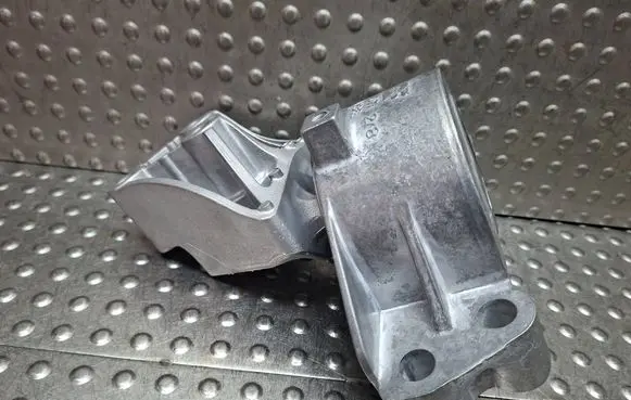 Fiat Doblo Engine mount bracket S27649704 517991100