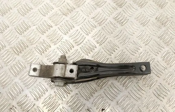 Volkswagen Golf VII Engine mounting bracket 5Q0199855AD