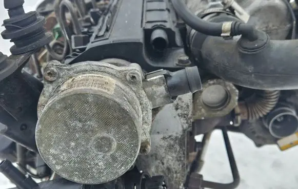 Renault Kangoo I Vacuum pump 8200113585