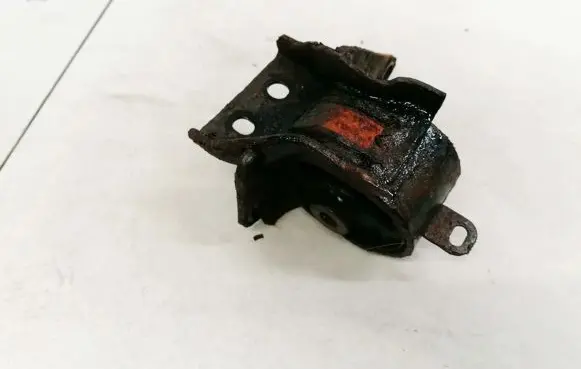 Toyota Avensis Verso Engine mount bracket