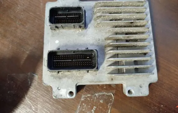 Opel Astra J Engine control unit/module 12657461