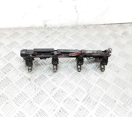 Volkswagen Golf V Fuel injectors set 036133320 31983 08255