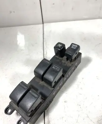 Nissan X-Trail T30 Electric window control switch 4615