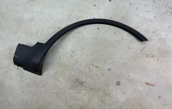 Ford Kuga I Front arch trim 8V41-S16D238-A