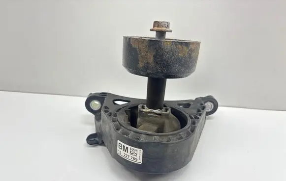 Opel Insignia A Engine mount bracket 13227769