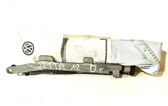 Volkswagen Jetta VI Seat airbag 5C0880242