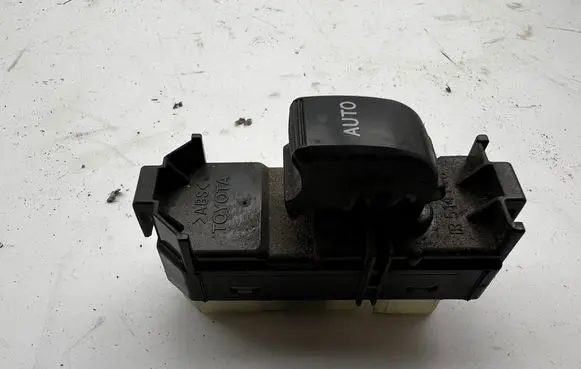 Toyota Land Cruiser (J120) Electric window control switch 8403060022