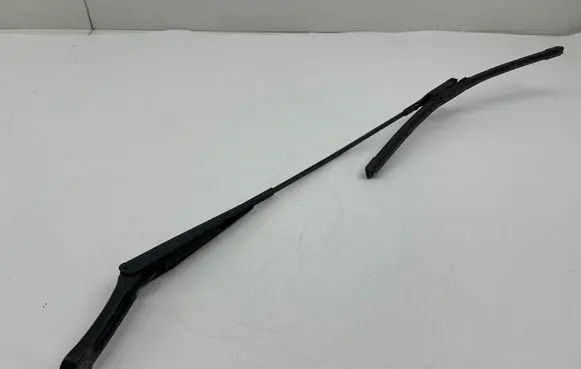 Volkswagen PASSAT B7 Windshield/front glass wiper blade