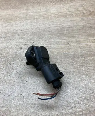 Volkswagen PASSAT B6 Air pressure sensor 038906051